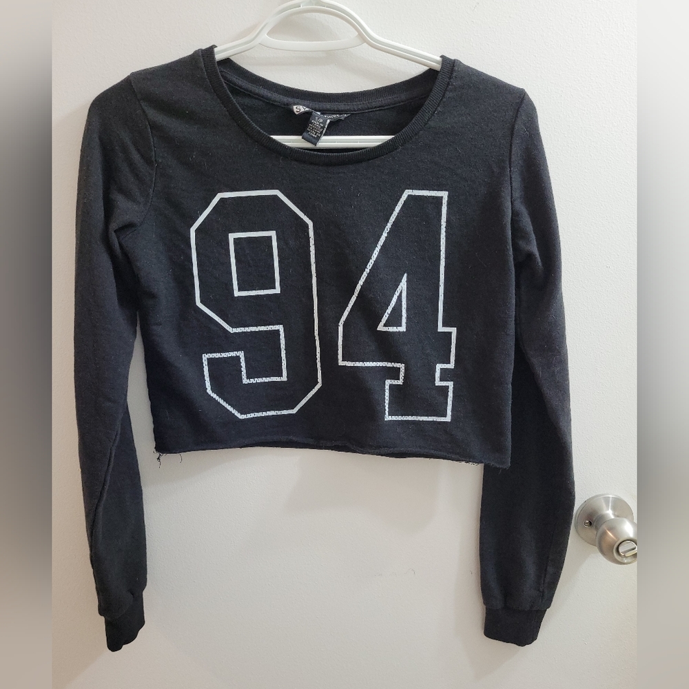 Long Sleeve Crop Top - Picture 2 of 5